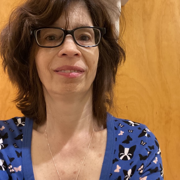 Meet your Posher, Kim - Picture 2 of 2